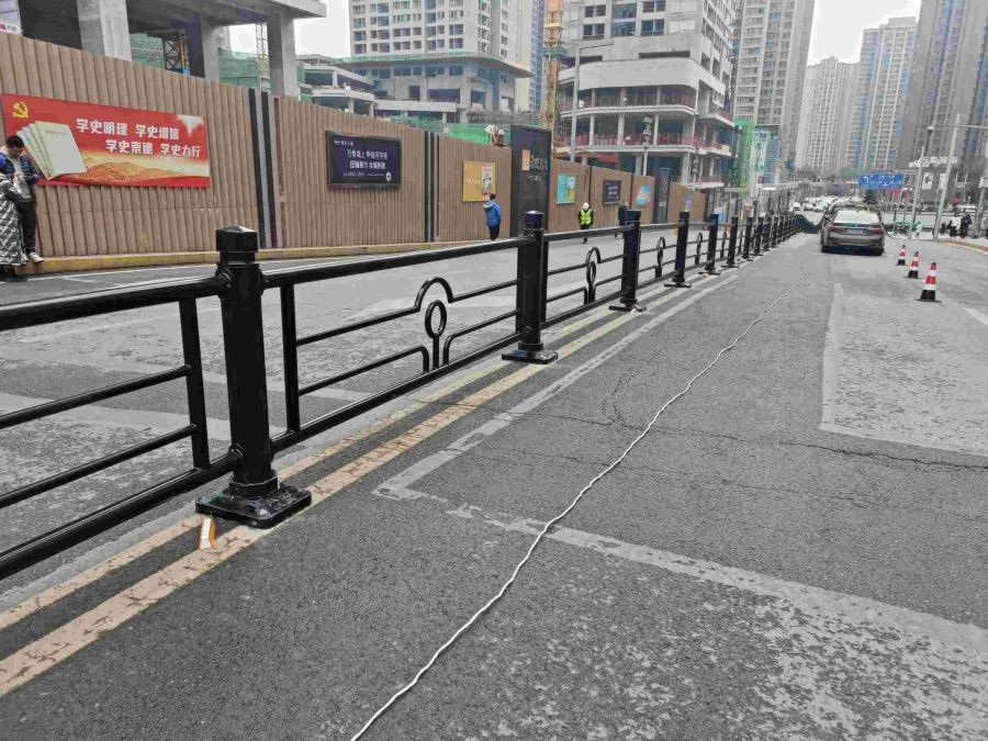 九龙坡-万象城周边中心隔离护栏